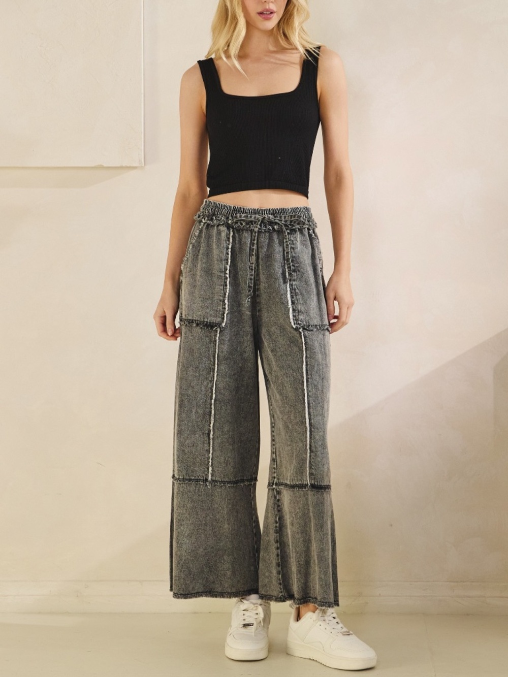 Sage + Fig Mineral Washed Stretchy Waist Cropped Denim Jean Pants - Picture 3 of 6